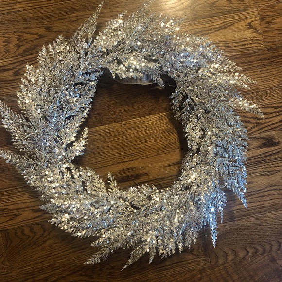 Holiday Gold Glitter Wreath Poshmark